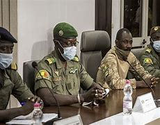 Mali’s military dissolves junta