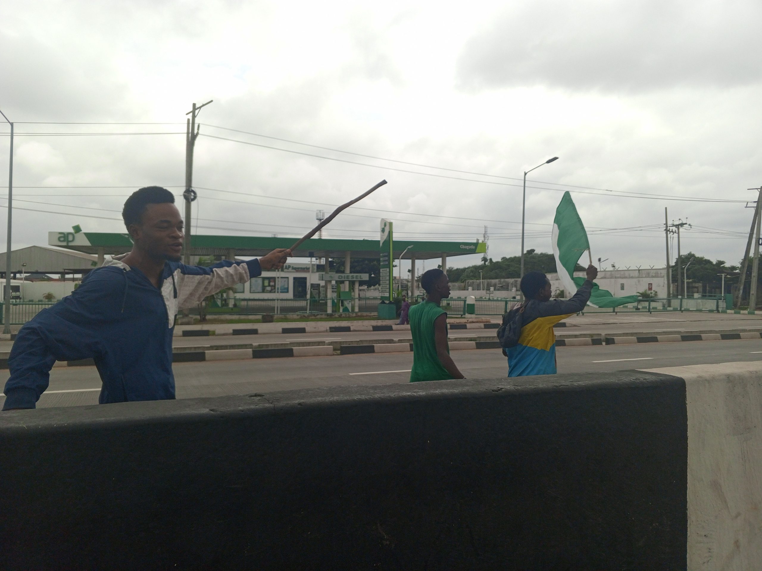 Protesters along Oshodi Expressway